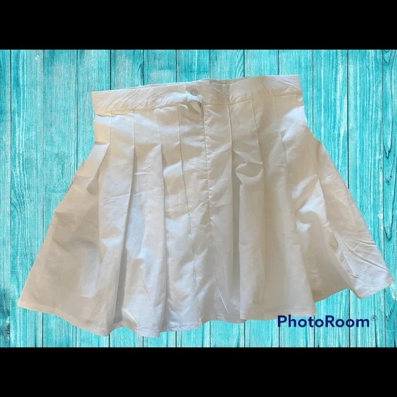 White pleated skirt size small new without tags - Picture 2 of 6